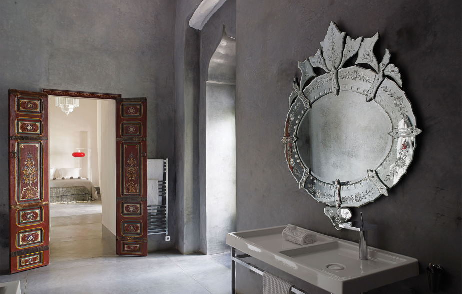 unusual bathroom mirrors